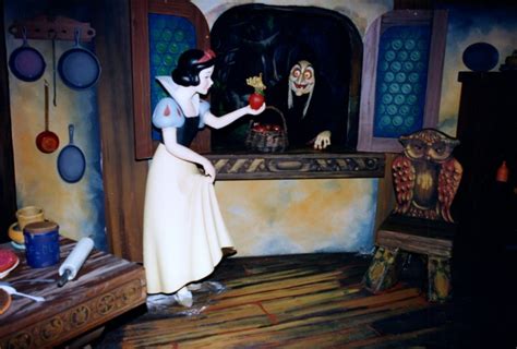 Snow Whites Scary Adventures - 1994 - RetroWDW