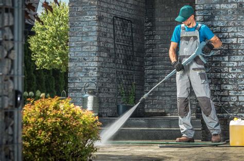 Benefits Of Getting A Pressure Washing Service | My Decorative