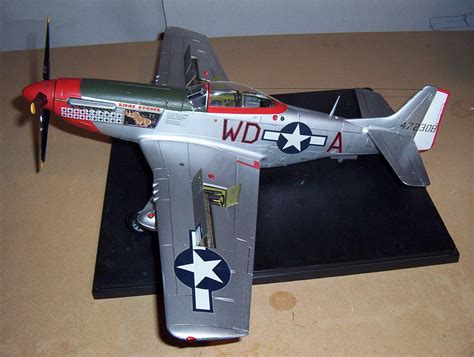 Scale Model Hobby: P-51D Mustang 1:24 scale