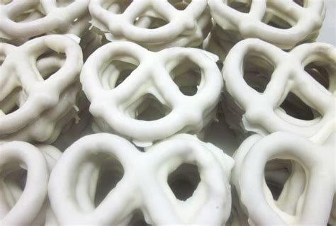 White Chocolate Covered Pretzels – 7oz – Callies Candy Kitchen