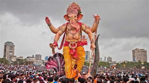 Ganesh Chaturthi: Ganpati Festival Celebrated All Over Maharashtra ...