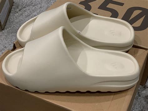 INSTOCK US 11 YEEZY SLIDE BONE WHITE, Men's Fashion, Footwear, Slippers ...