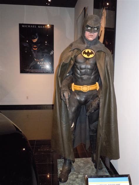 Hollywood Movie Costumes and Props: Michael Keaton's 1989 Batman suit ...