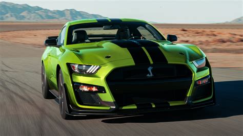 Ford reveals Grabber Lime paint for 2020 Mustang--just in time for St ...