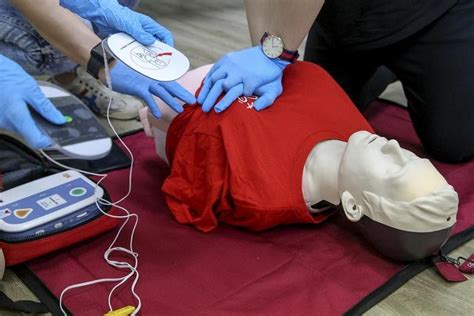 New female manikin vest to help train rescuers on proper CPR technique ...