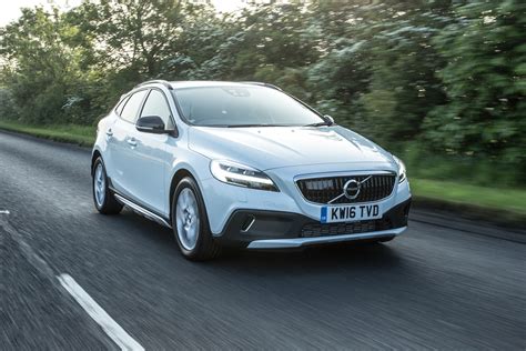 Volvo V40 Cross Country Review (2020) | Autocar