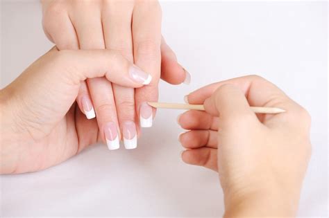 Salon Services: A Beginners Guide for How to Remove Cuticles