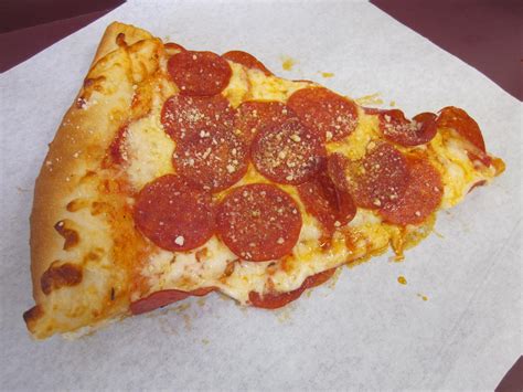 File:Fat Slice pepperoni pizza slice.JPG - Wikimedia Commons