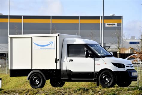 Amazon deploys electric delivery vans in Munich - Smart Energy Decisions