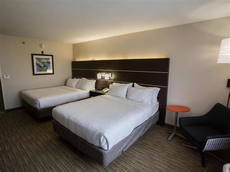 Affordable Wilmington, Ohio Hotels | Holiday Inn Express Wilmington