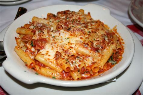 Maggiano’s brings Italian classics to Springfield Town Center ...