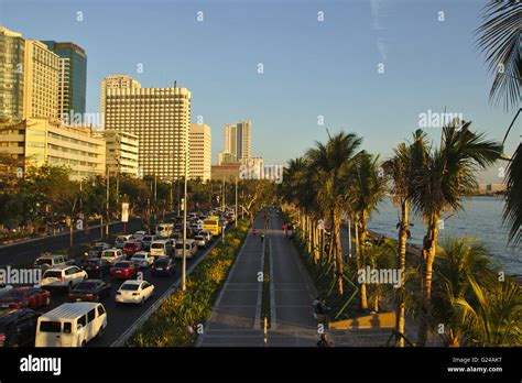 Manila bay roxas boulevard manila hi-res stock photography and images ...