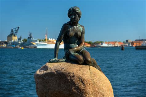 The Little Mermaid (Copenhagen, Denmark) - Buyoya