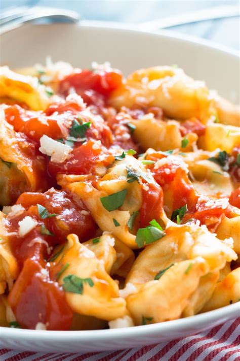 23 EASY Tortellini Sauces & Recipe Ideas - Insanely Good