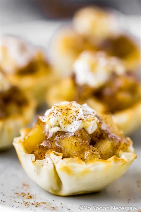 Mini Easy Apple Pie Bites - No Spoon Necessary