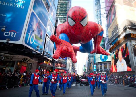 Macy’s Thanskgiving Day Parade 2012: Helium is wasted in floating ...