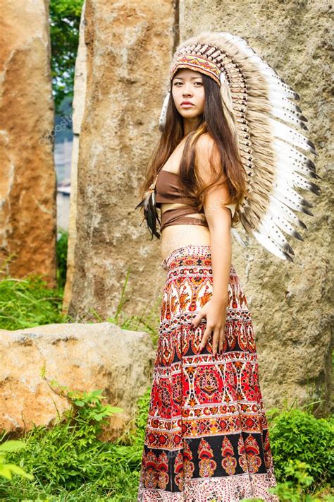 Native american, Indians in traditional dress — Stock Photo © spaker ...