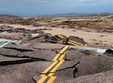 Flash floods close roads into Death Valley National Park | The Independent