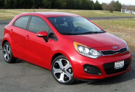 File:2012 Kia Rio SX hatchback -- 12-22-2011.jpg - Wikipedia