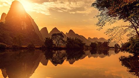 Sunset view of Li River, Yangshuo, Guangxi, China | Windows Spotlight ...