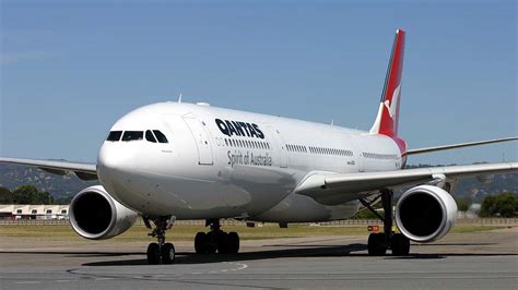 Qantas passengers injured in ‘terrifying’ chute evacuation | TTG ...