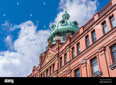 Old Traditional Brick Buildings In Dublin City Center Stock Photo - Alamy