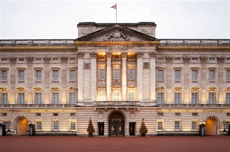 Buckingham Palace - Brittiska monarkens officiella bostad | Hotell London