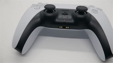 A Quick Hands-On With The DualSense PS5 Controller - Great For Mobile ...