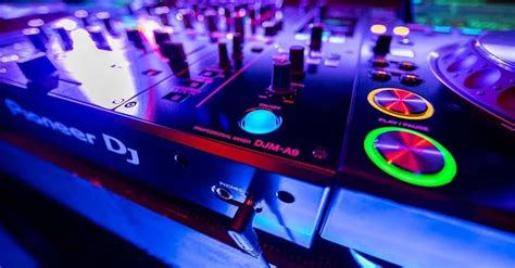 أفضل أجهزة DJ Mixer المُتاحة: أحدث التقنيات وأفضل الخيارات لكل مُنسق موسيقى