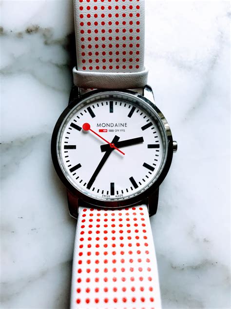 Low Vision Watches - Talking or Large Number Watches to Tell Time.