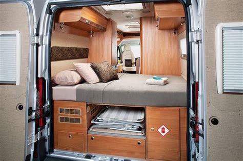 Nice set up, but only for two | Mobilehome, Autocamper, Bil indretning