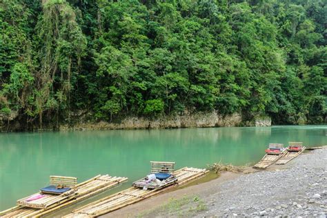 River Rafting in Jamaica along the Rio Grande - Flying and Travel