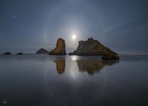 Filipino photographer captures a lunar halo in Oregon, US