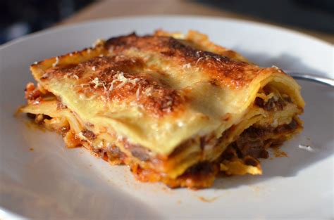 Lasagne alla Bolognese: A Classic, Hearty Meat-Sauce Lasagna