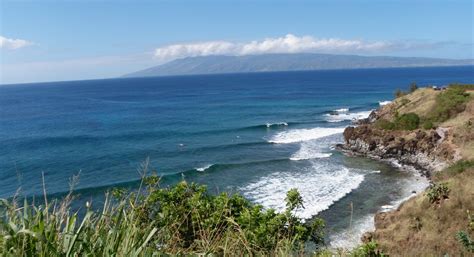 Maui Surfing Spots - The Best Surfing Spots in Maui, Hawaii