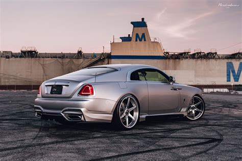 Looks Like Silver, Drives Like Gold:Customized Rolls Royce Wraith ...