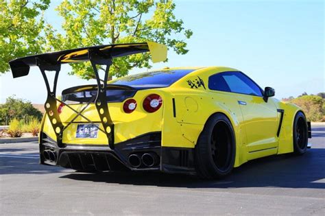 2010 Nissan GT-R (R35) with modifications worth 80k!