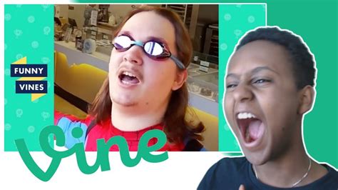 OLD FUNNY VINES COMPILATION - REACTION (VERY HILARIOUS) - YouTube