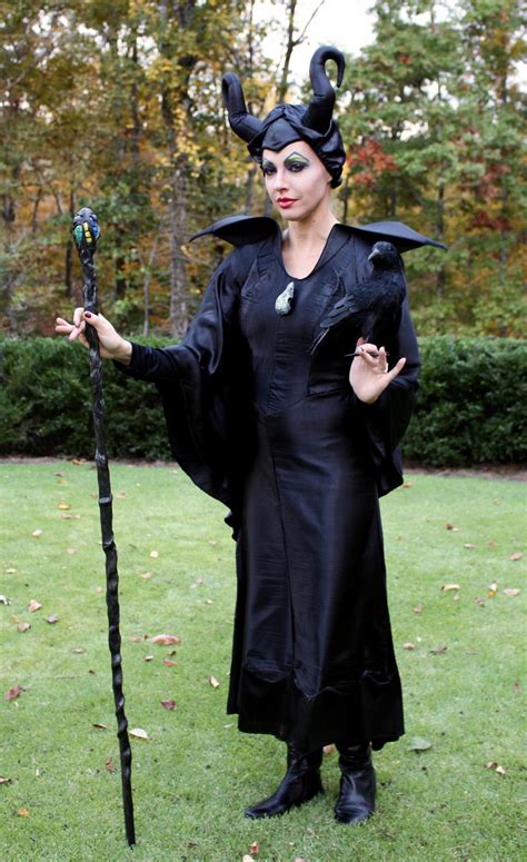 Diy Maleficent costume & Maleficent makeup tutorial | bluegraygal