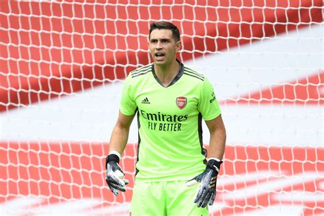 Arsenal GK Emiliano Martinez Leaves to Join Aston Villa