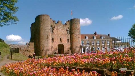 Tonbridge Castle, England | Eyeflare.com