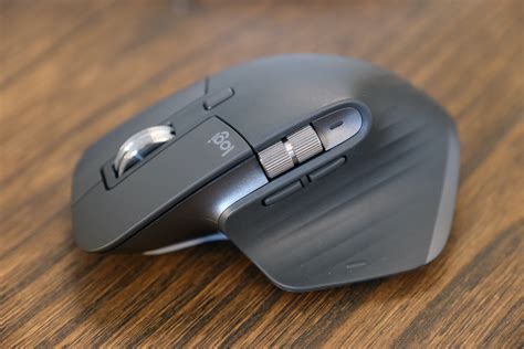 Logitech’s MX Master 3 mouse and MX Keys keyboard should be your setup ...