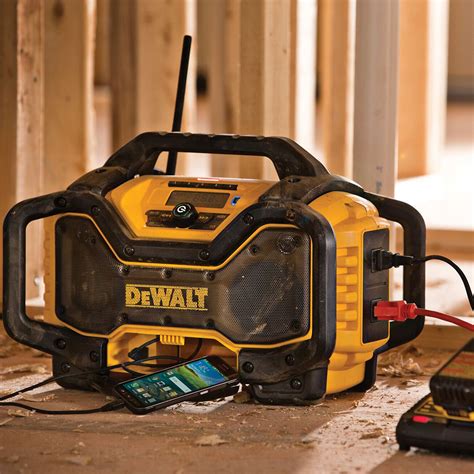 DeWalt Bluetooth Charger Radio DCR025