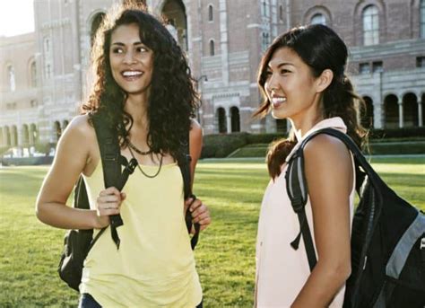 Advice For Keeping College Friendships - Dorm Essentials