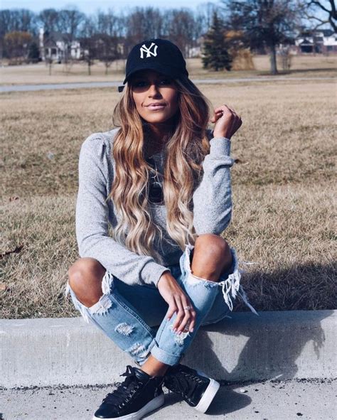 37 Fashion Forward Ways To Wear A Baseball Cap | Cap outfit, Outfits ...