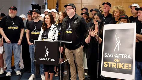 SAG-AFTRA Strike Rules: What Actors Can and Can't Do | THR News