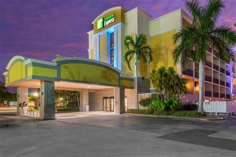 Pet-Friendly Hotels In Cape Coral | Book from 50+ Stay Options @Best Price