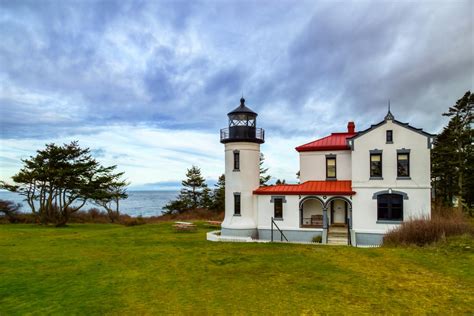 Admiralty Head Lighthouse on Whidbey island. : r/Washington