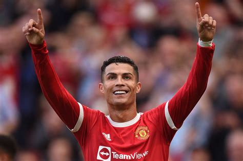 EPL: That’s how he sleeps - Man United finally explain Ronaldo’s new ...