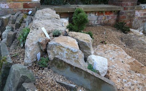 How To Build A Small Garden Rockery | Fasci Garden